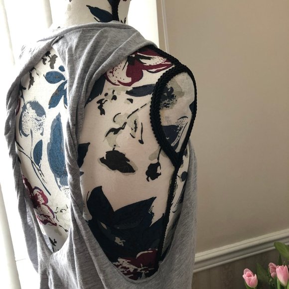 Just Kitten Sleeveless Backless Workout Top - Picture 3 of 8